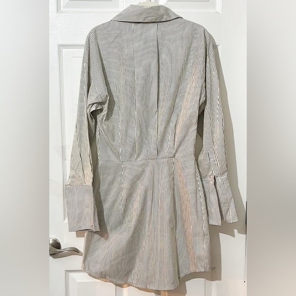 NWT - Commense White Pinstripe Shirt Mini Dress - Size XS - Picture 7 of 8